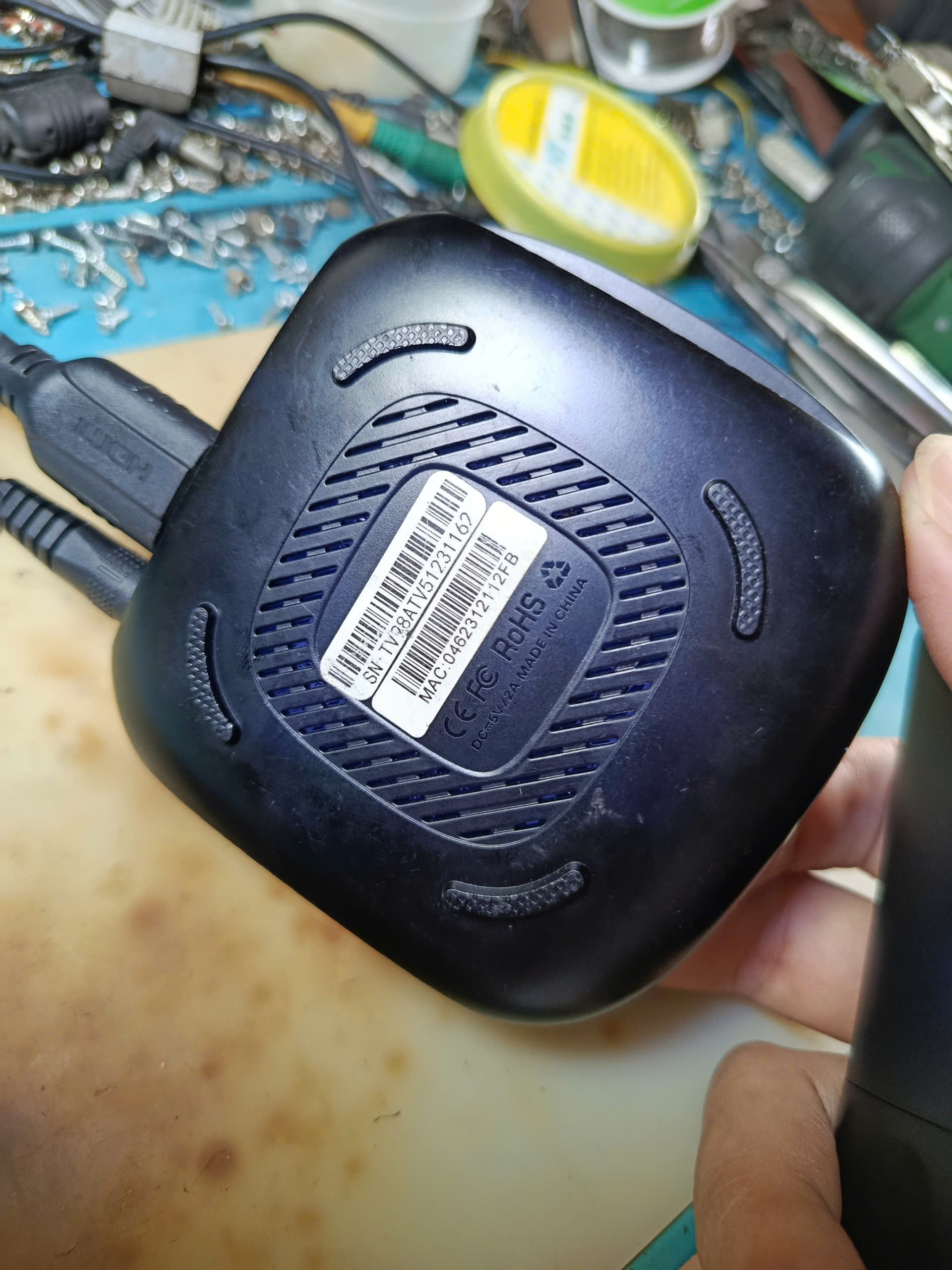 Mặt dưới TV98_TV98Pro_ATV_WiFi_LG642_DuaBand
